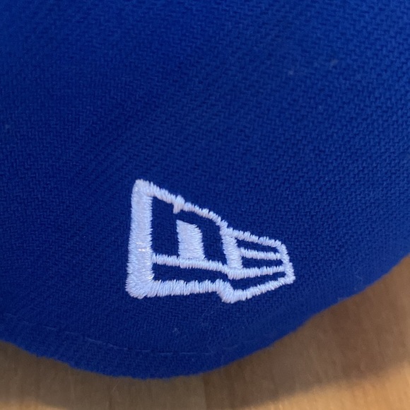 Lollapalooza 2016 World Series New Era embroidered Chicago Cubs bear w/ guitar - Picture 5 of 9